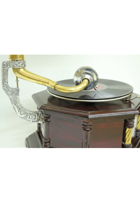 Gramofon Sekizgen Köşeleri Bronz İşli 533